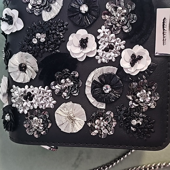 Michael Kors Black Gusset Clutch - Picture 4 of 9